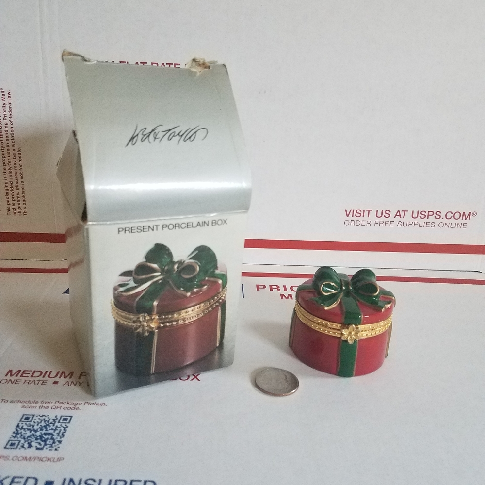 Present Gift Jewelry Box
